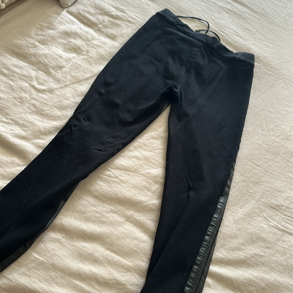 Black pleather leggings with drawstring - Picture 4 of 5